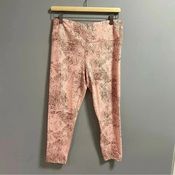 Zyia Pink Etching Light N Tight  Leggings - Picture 3 of 6